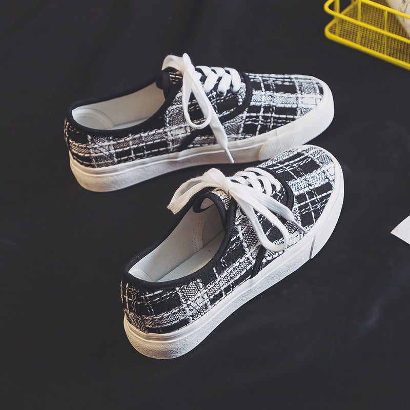 Lady draft canvas shoes (must take 100)