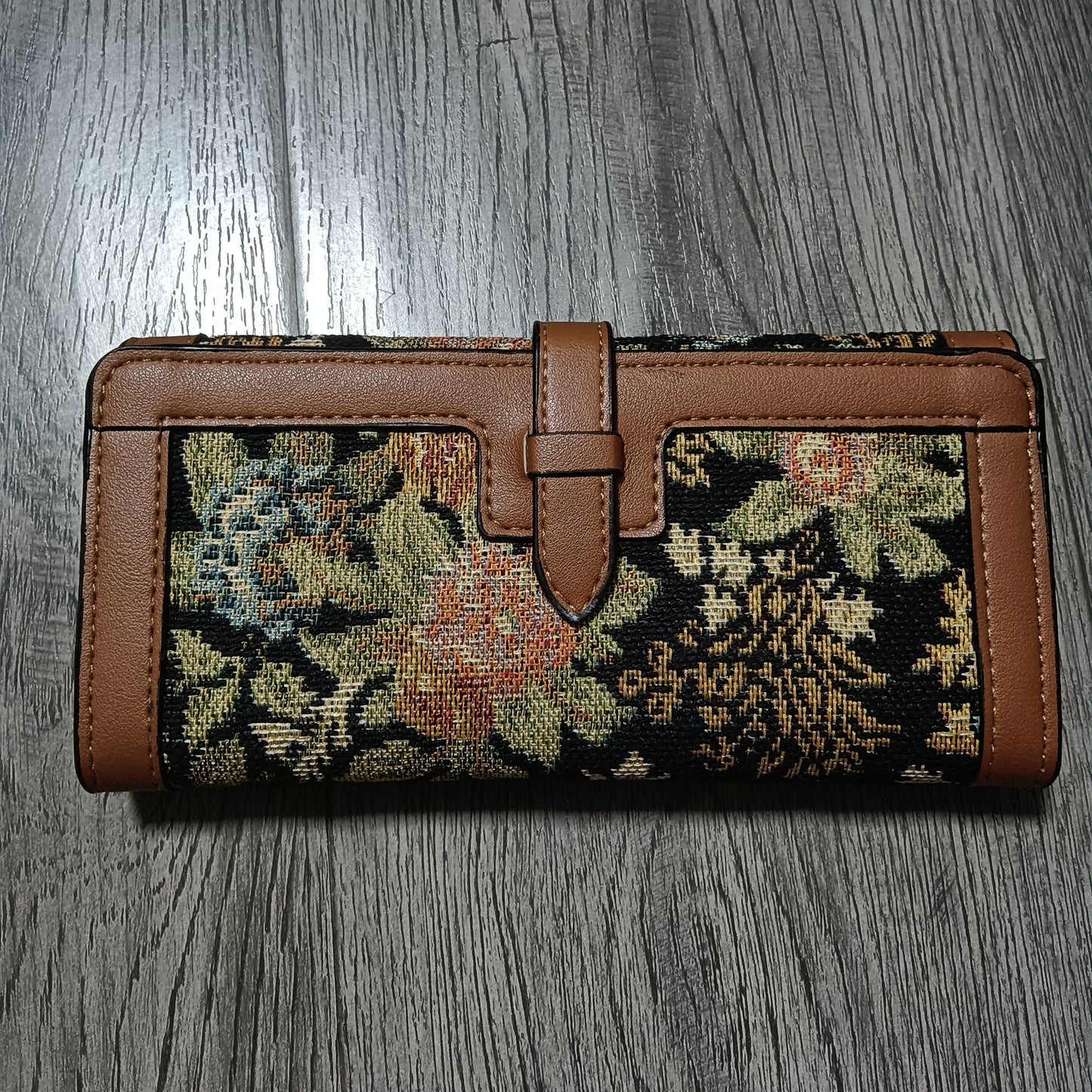 Leather wallet-pochi buyers (must take 100)