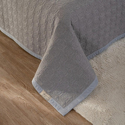 Quilted bedsheet (must take 30)